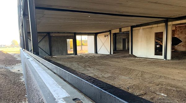 aanvullen bedrijfspand door Van Hiele Infra BV Grond- Sloop- & Straatwerken in Overloon