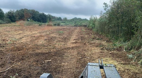 klepelmaaien moerasgebied door Van Hiele Infra BV Grond- Sloop- & Straatwerken in Overloon