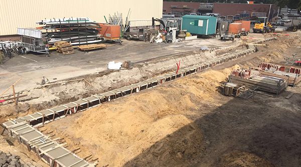 grondwerk voor containeropslagplaats door Van Hiele Infra BV Grond- Sloop- & Straatwerken