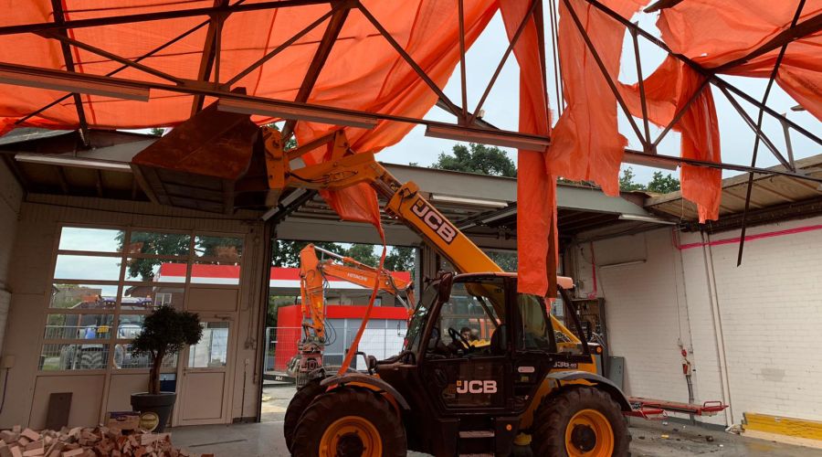 sloopwerk - slopen van bedrijfsverzamelgebouw in Overloon