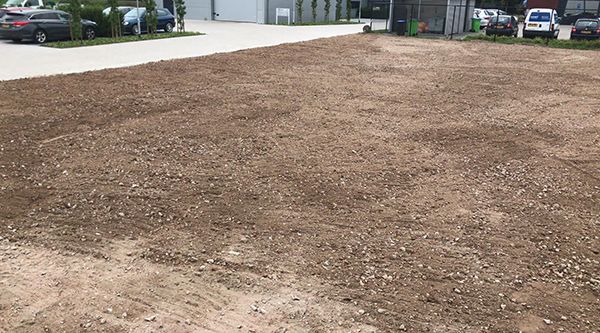 grondverzet - voorbereidend grondwerk voor aanleg parkeerplaats in Boxmeer