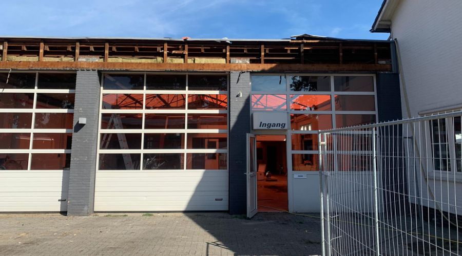 sloopwerk - slopen van bedrijfsverzamelgebouw in Overloon